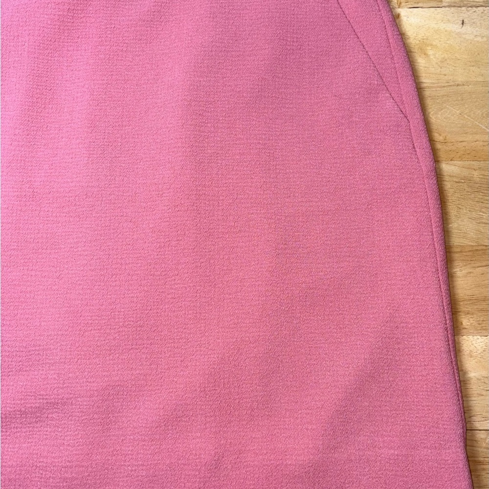 Ann Taylor Factory Pink Textured A-Line Scallop Hem Barbiecore Mini Skirt Siz 10 - Picture 8 of 9